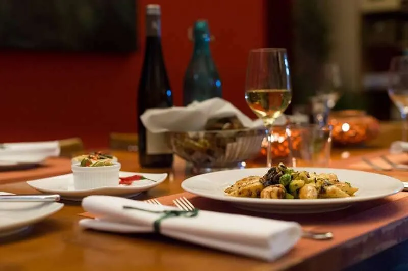Fine Dining Erlebnis im gemütlichen Esszimmer - gestaltet von die Wohnlöwin