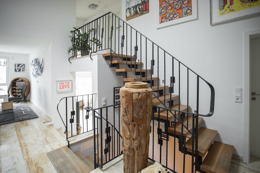 Referenzprojekt der Wohnlöwin: neue Treppe in einem Haus in Stuttgart vorher